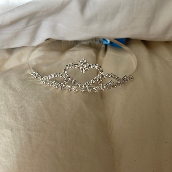 Disney Tiara 👑 - Picture 1 of 5
